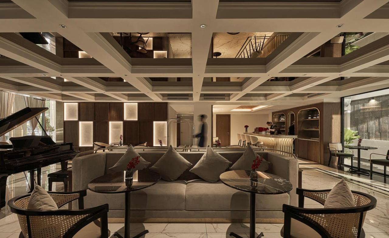 La Siesta Premium Saigon Hotel Ho Chi Minh City Exterior photo The interior of the lounge