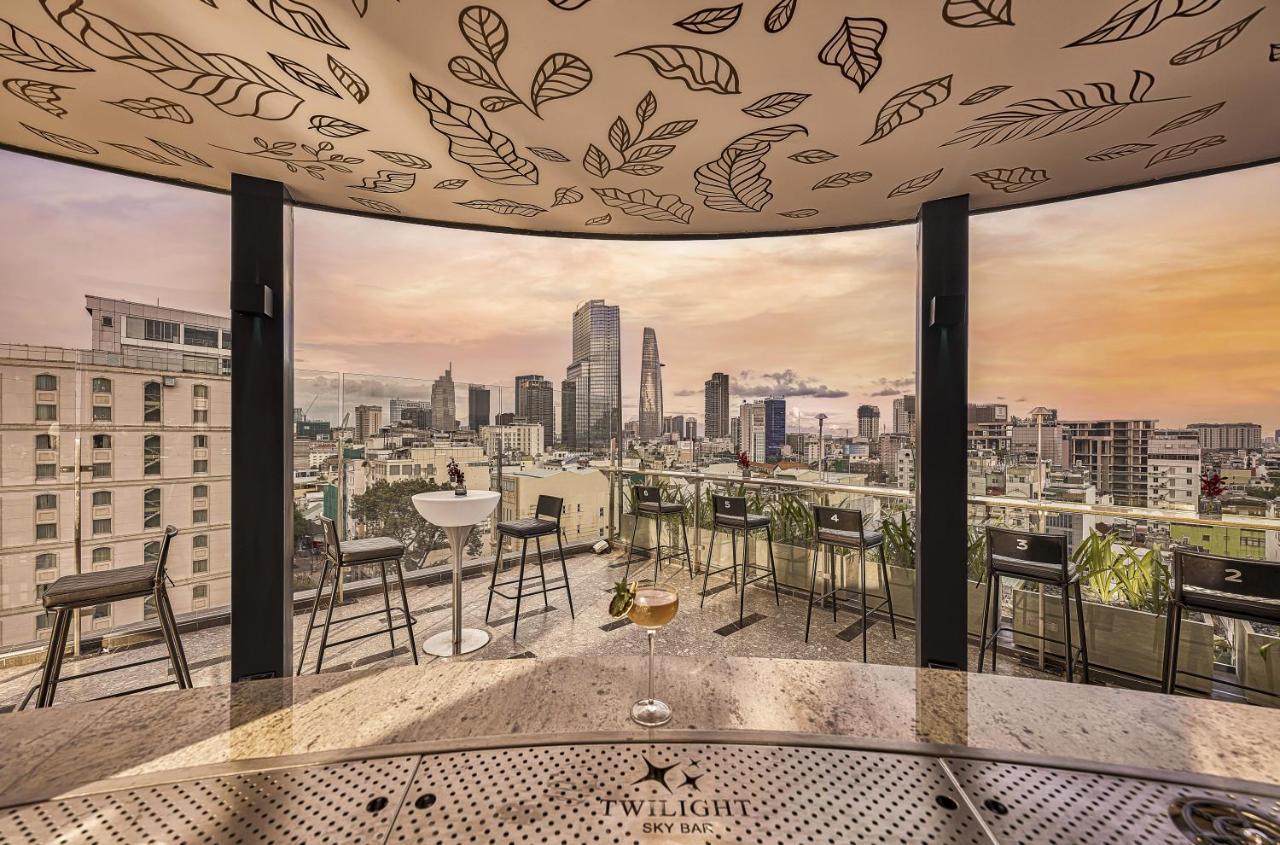La Siesta Premium Saigon Hotel Ho Chi Minh City Exterior photo The rooftop bar at the hotel