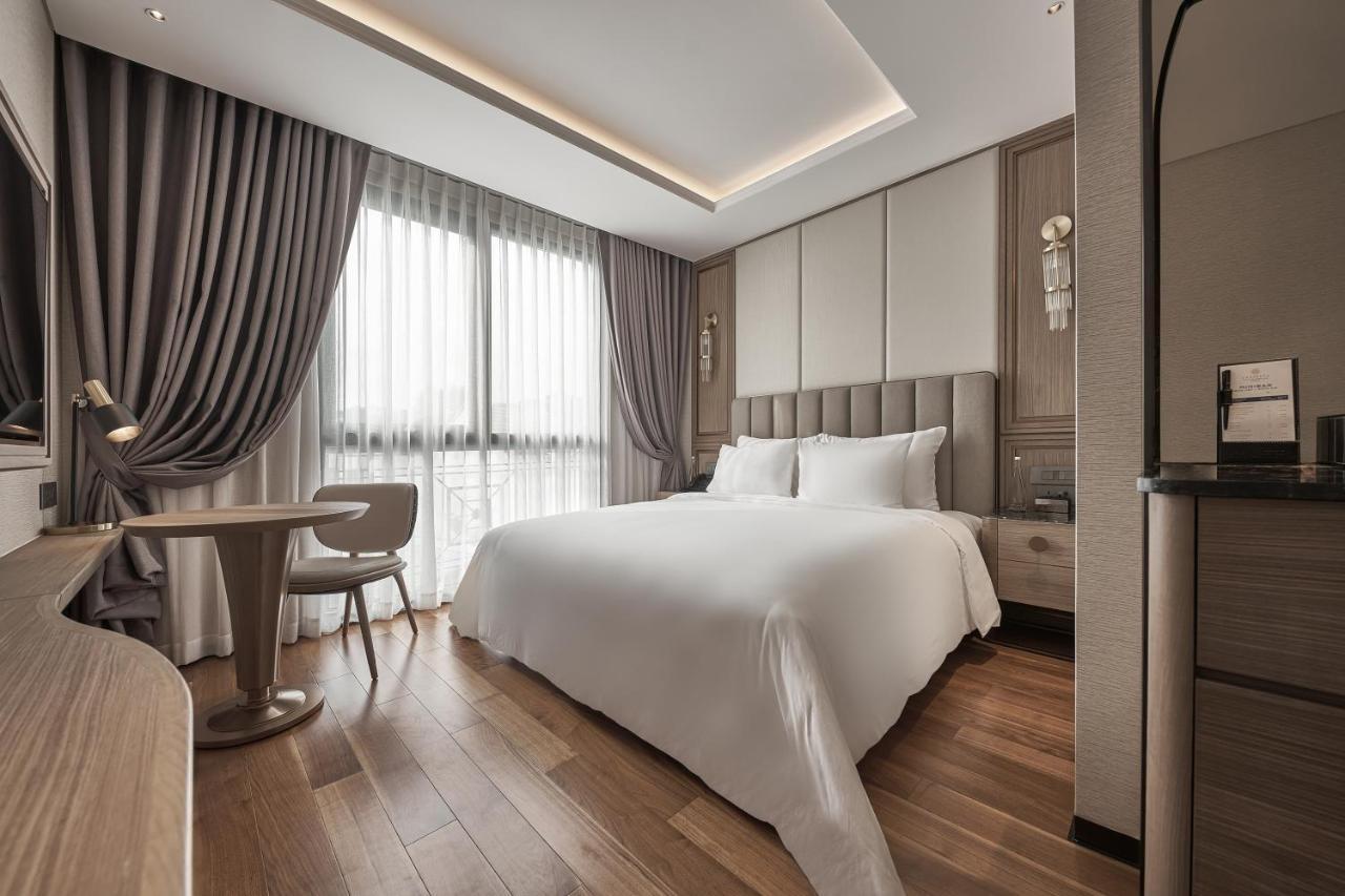 La Siesta Premium Saigon Hotel Ho Chi Minh City Exterior photo