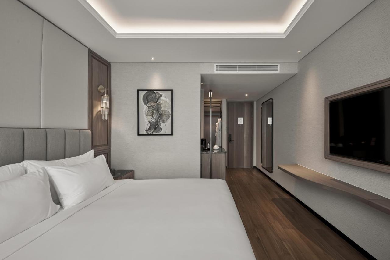 La Siesta Premium Saigon Hotel Ho Chi Minh City Exterior photo Deluxe Room